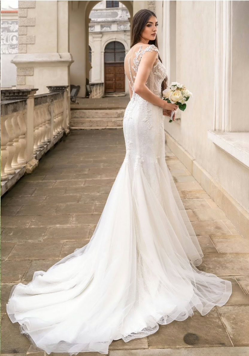 Jordan dos MS Moda robe de mariée sirène dentelle bustier coeur manchettes dentelle traîne tulle magasin de robes de mariée Annecy