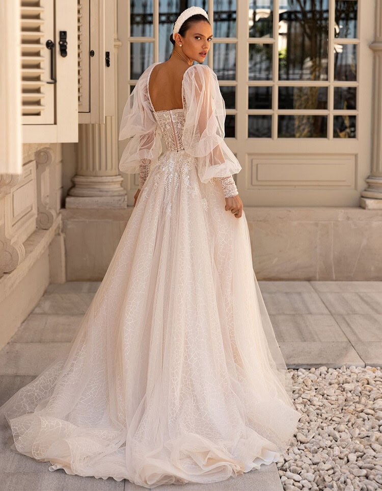 Benedixia dos Pollardi robe de mariée A-line trapèze tulle dentelle bustier corset manches bouffantes longues amovibles traîne magasin de robes de mariée Annecy Benedixia dos Pollardi robe de mariée A-line trapèze tulle dentelle bustier corset manches bouffantes longues amovibles traîne magasin de robes de mariée Annecy