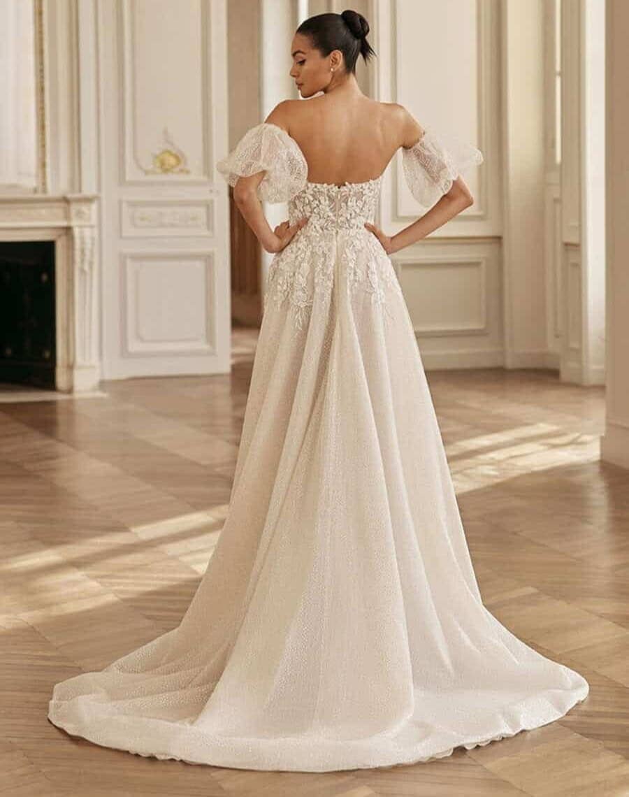 Sensorra-dos-Pollardi-robe-de-mariee-A-line-trapeze-fluide-bistier-coeur-dentelle-jupe-traine-magasin-de-robes-de-mariee-Annecy