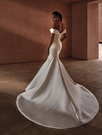 avonia-c-5ae10cb8-pronovias