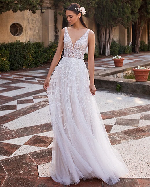 Elara face Pronovias robe de mariée A-line trapèze top dentelle jupe tulle applications dentelle magasin de robes de mariée Paris