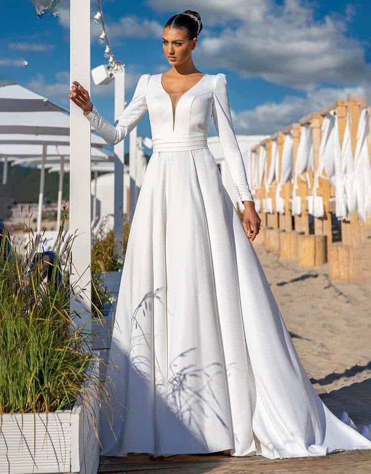 Berta face MS Moda robes de mariée princesse fluide crêpe décolleté V manches froncées longues traîne magasin de robes de mariée Paris