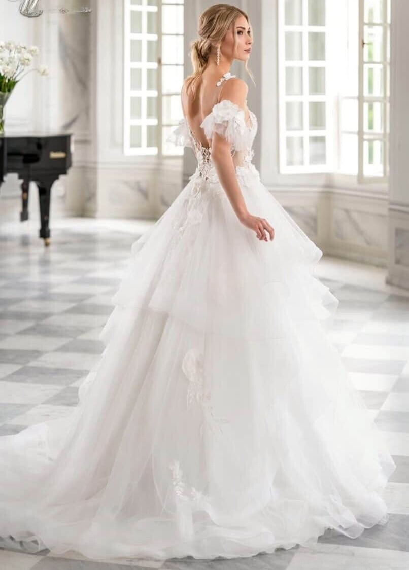 Brianna dos MS Moda robe de mariée princesse volants organza top transparence de dentelle décolleté V bretelles dentelle manchettes tulle magasin de robes de mariée Paris
