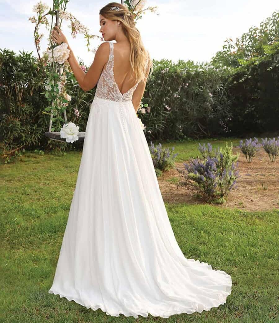 Kailene dos Ladybird robe de mariée fluide top dentelle décolleté V manches 3:4 mousseline jupe fendue traîne boutique de robes de mariée Annecy