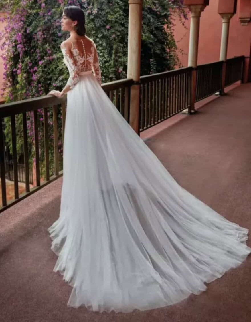 Puebla dos Manu Garcia pantalon top dentelle en transparence de dentelle manches longues surjupe tulle ceinture taille magasin de robes de mariée Paris