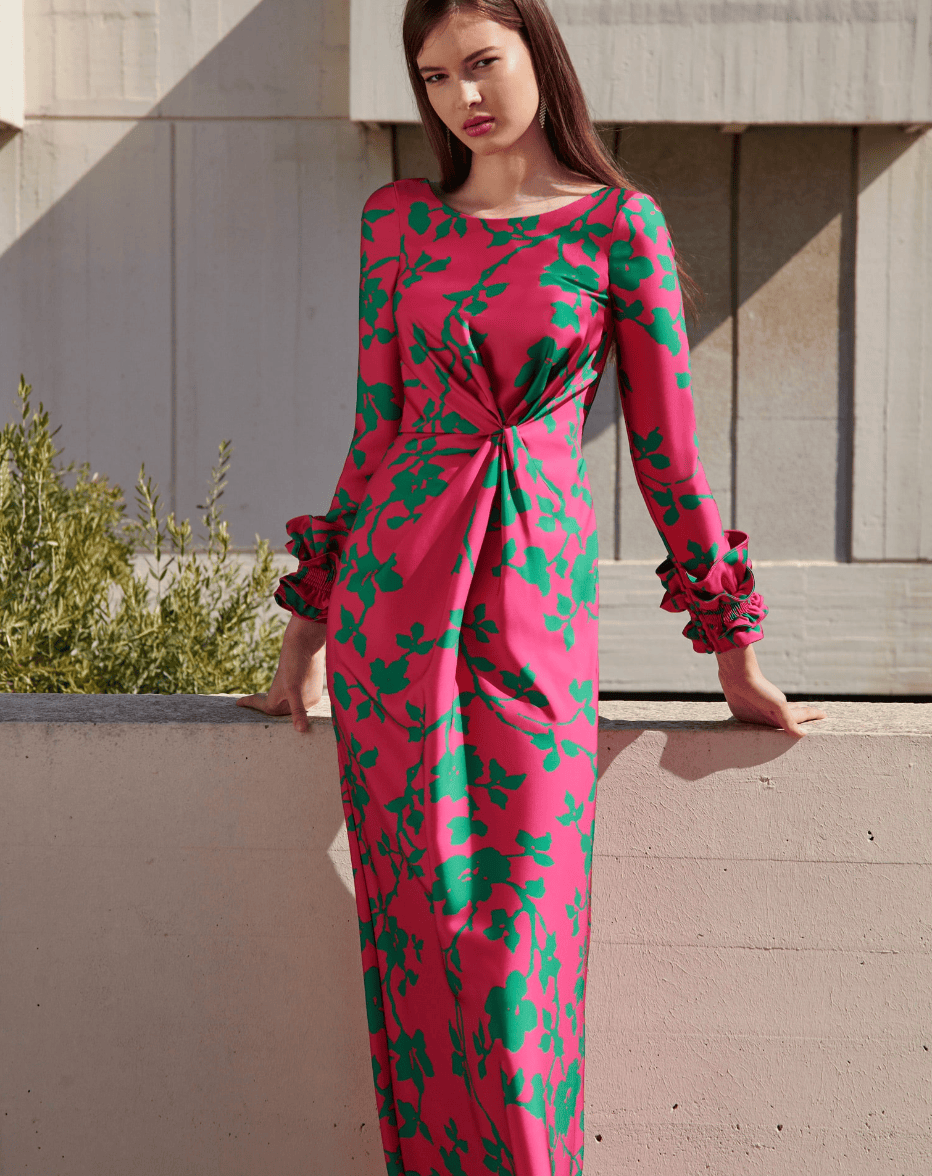 8U158 dos Aire Barcelona robe de soirée longue décolleté bateau manches longues finition volants ceinture drapé dos arrondi magasin de robes de soirée Paris