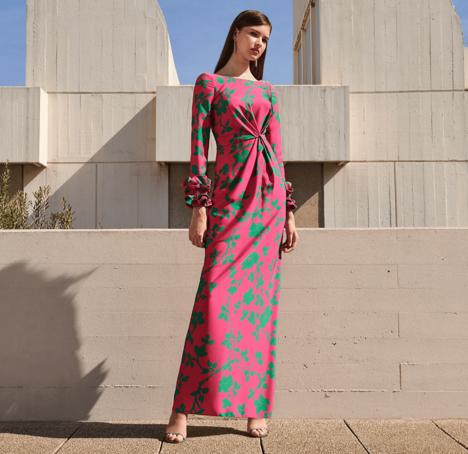 8U158 face Aire Barcelona robe de soirée longue décolleté bateau manches longues finition volants ceinture drapé dos arrondi magasin de robes de soirée Paris