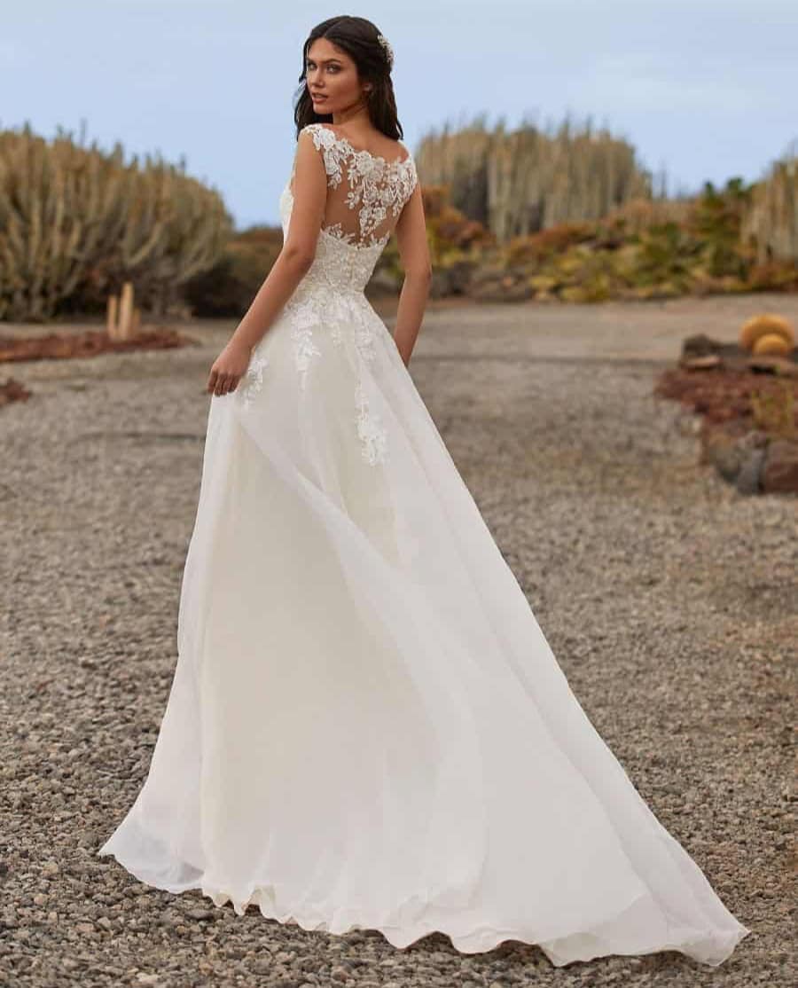 Blythe dos Pronovias robe de mariée A-line trapèze fluide top dentelle décolleté V jupe évasée organza applications de dentelle magasin de robes de mariée Annecy