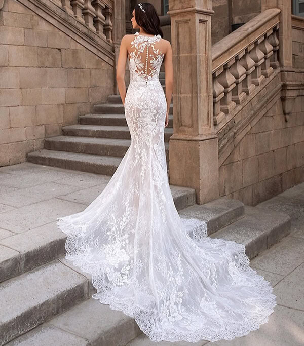 Hati dos Pronovias robe de mariée sirène dentelle bustier coeur top transparence de dentelle traîne glamour sexy moulante boutique de robes de mariée Paris