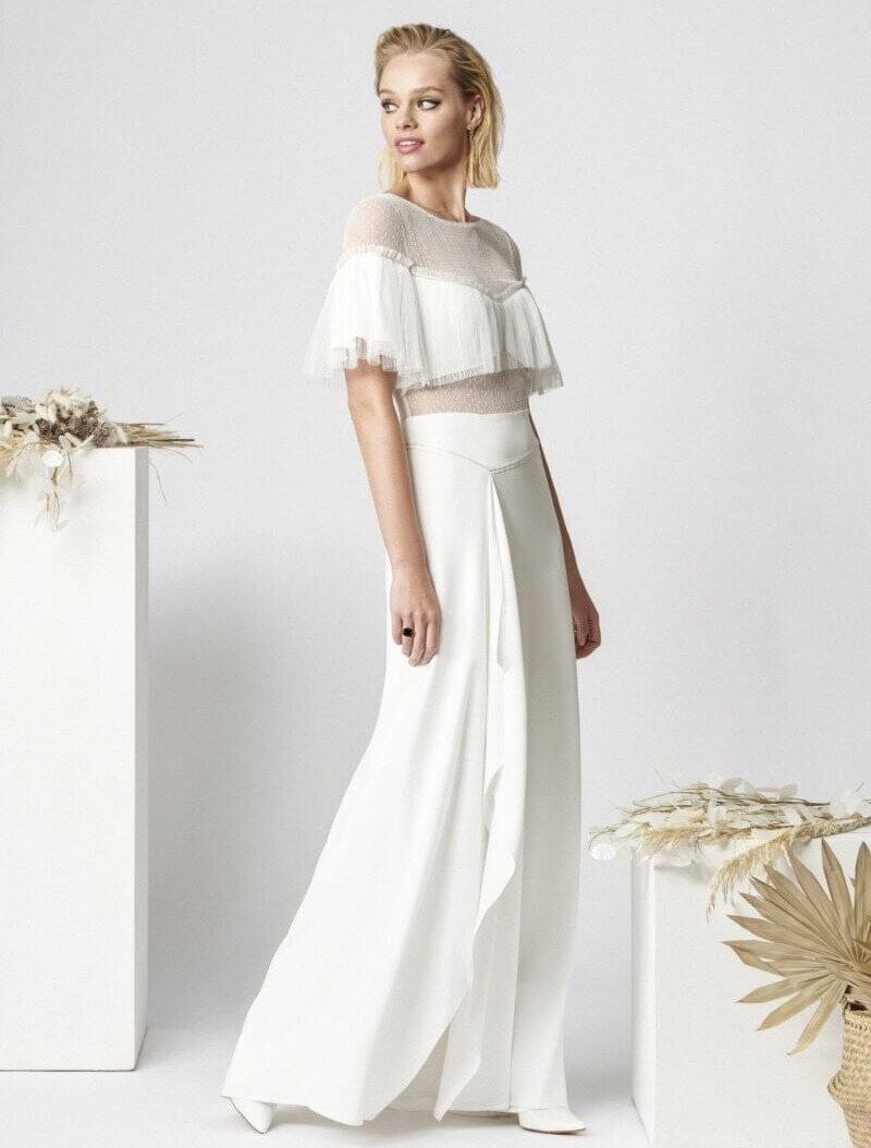 Ice Cream face Rembo atelier robe de mariée fluide boheme folk top tulle plumetis tulle froncé crop top manchettes tulle plissé ceinture crêpe jupe avec pan de crêpe magasin de robes de mariée Paris