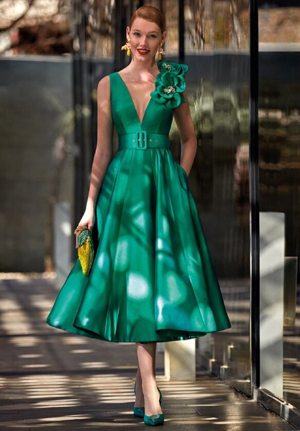 3431 face Manu Garcia robe de soirée midi mi-longue évasée robe mère des mariés magasin de robes de soirée Paris Annecy