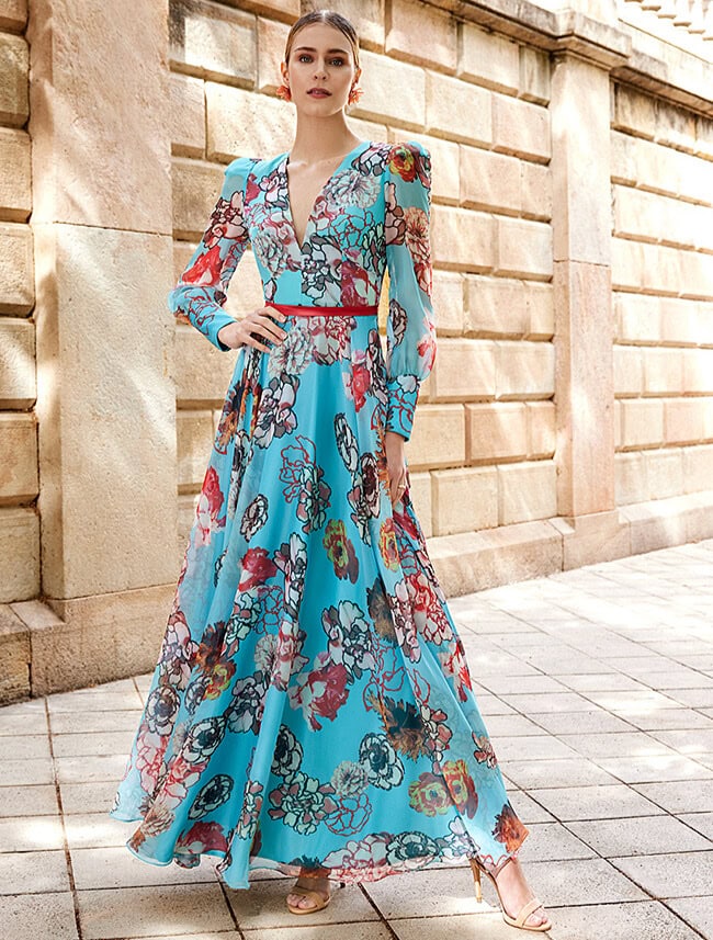 99421 face Carla Ruiz robe de soirée longue fluide évasée décolleté V manches longues ceinture fine robe maman des mariés magasin de robes de soirée Paris