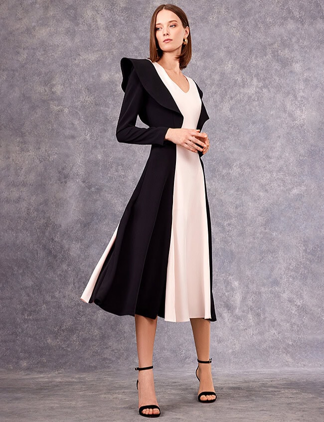 99511 face Carla Ruiz robe de cocktail mi longue bi colore col V volants coupe midi robe maman des mariés magasin de robes de soirée Paris