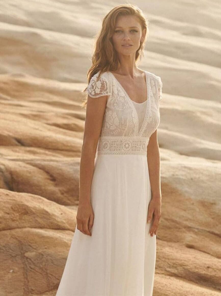 Anselme face Rembo Atelier robe de mariée fluide simple épurée légère contemporaine dentelle mousseline manches courtes boutique de robes de mariée Nogent sur Marne