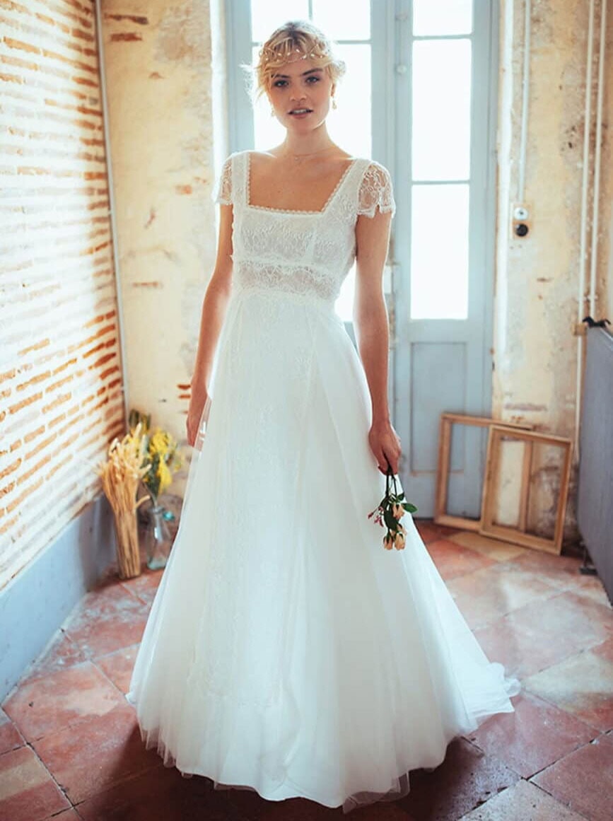 Diana face Elsa Gary robe de mariée A-line décolleté carré dentelle magasin de robe de mariée Nogent sur Marne