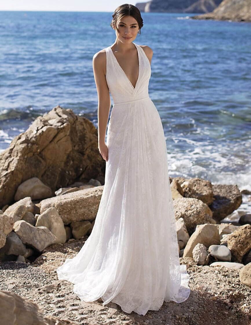 Harebell face White One robe de mariée A-line fluide dentelle décolleté V profond ceinture fine boutique de robes de mariée Nogent sur marne