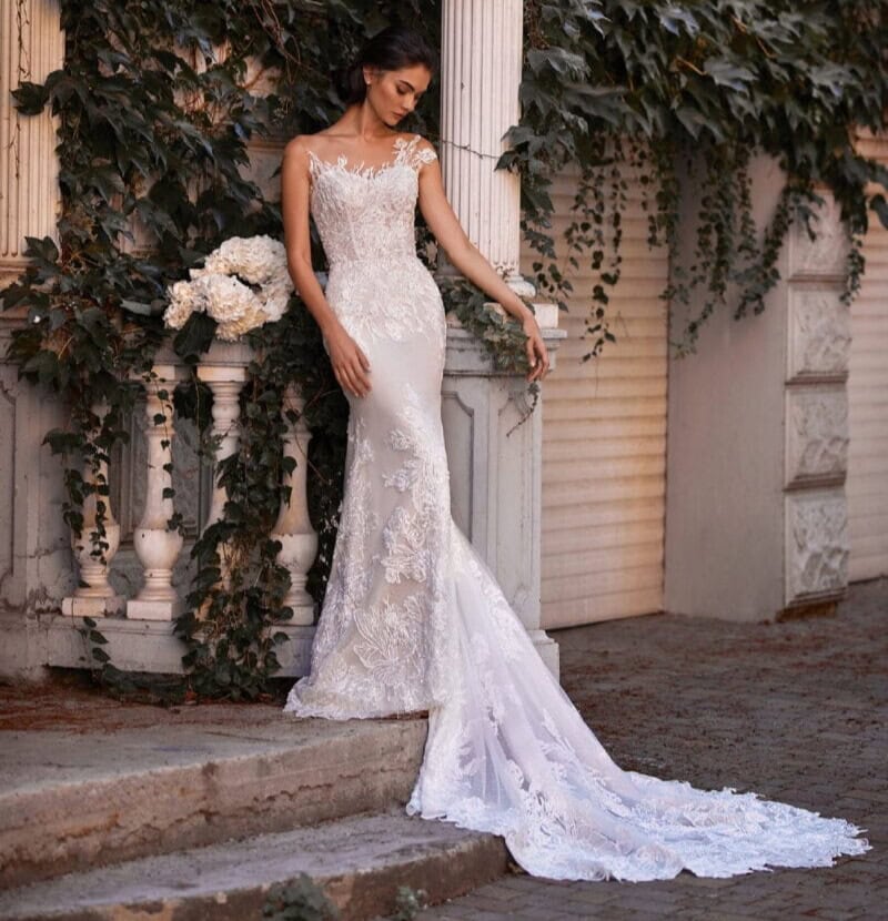 Sunset face Pollardi robe de mariée sirène dentelle top transparence de dentelle traîne magasin de robes de mariée Paris