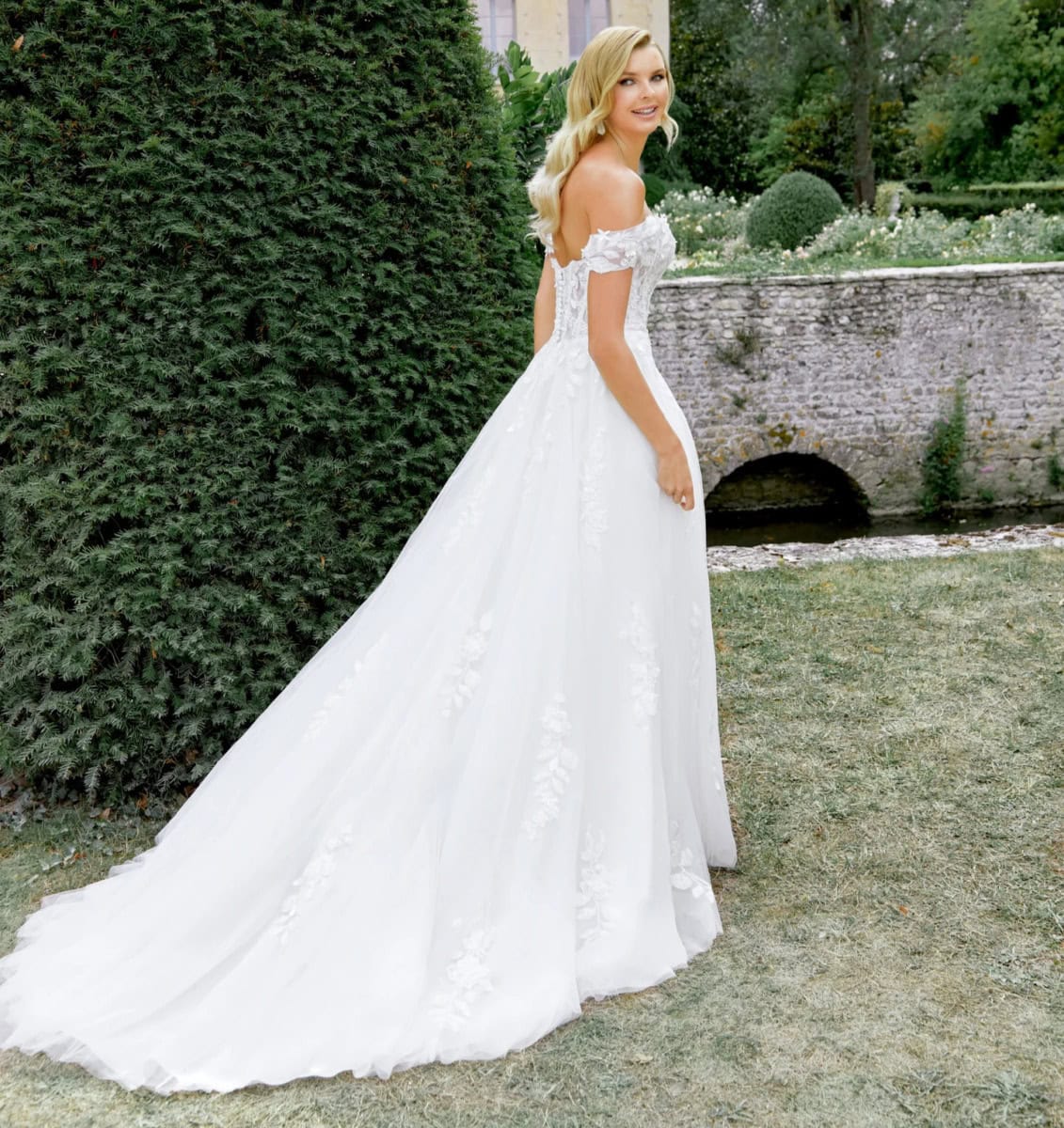 44520 dos Justin Alexander robe de mariée trapèze tulle et dentelle bistier coeur manchettes petite traîne magasin de robes de mariée Nogent sur Marne