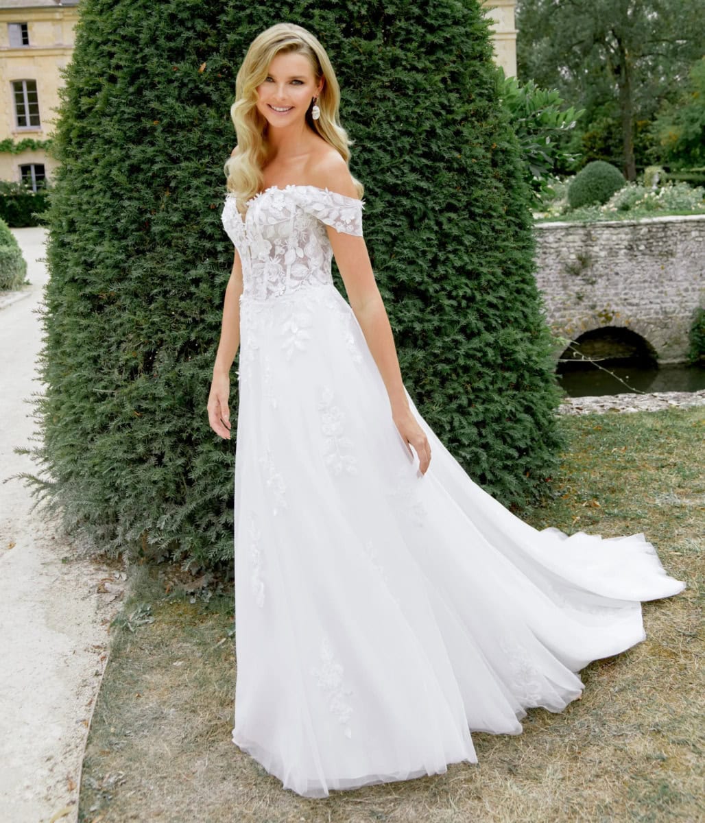 44520 face Justin Alexander robe de mariée trapèze tulle et dentelle bistier coeur manchettes petite traîne magasin de robes de mariée Nogent sur Marne