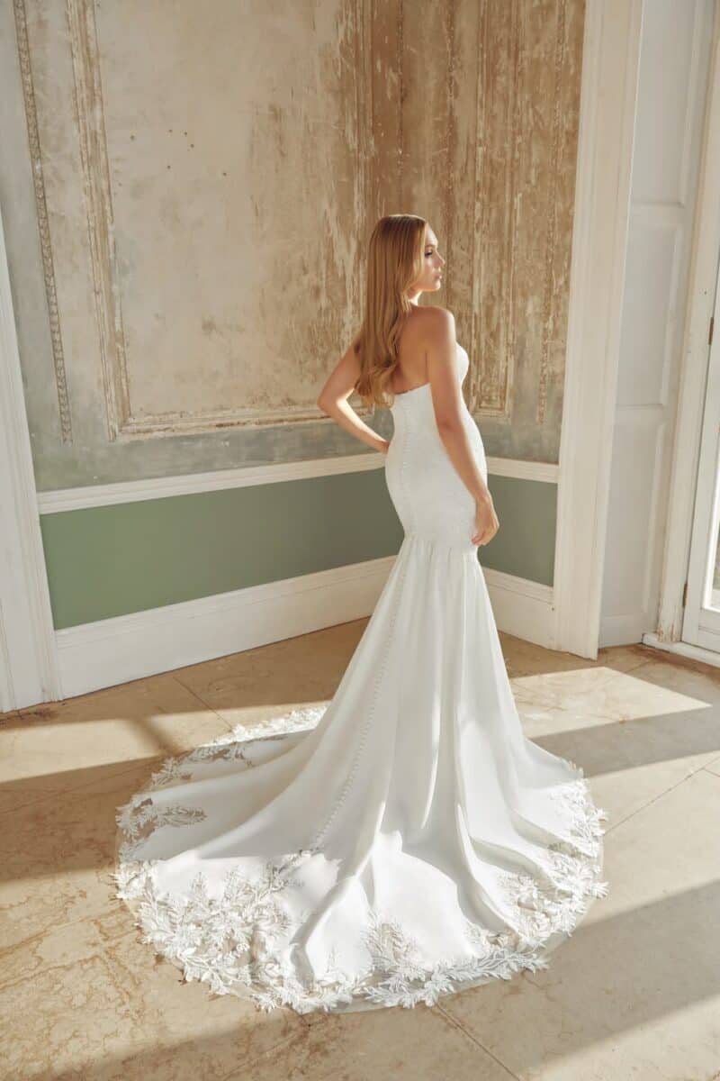 44537 dos Justin Alexander robe de mariée sirène bustier crêpe dentelle petite traîne magasin de robes de mariée Paris