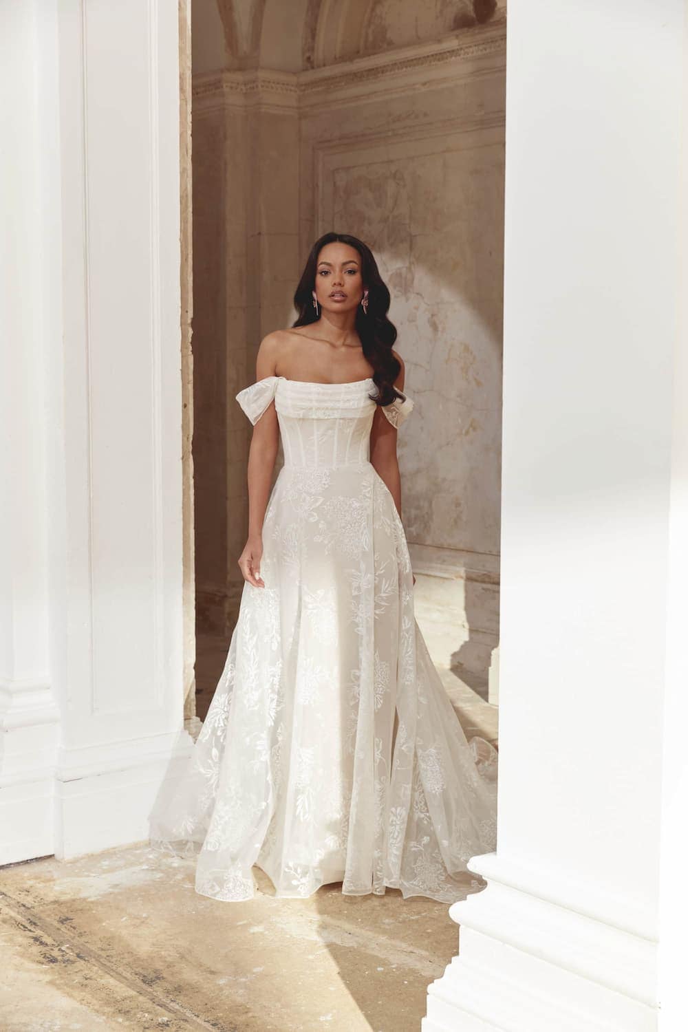 44544 face Justin Alexander robe de mariée A-line princesse bustier coeur manchettes traîne boutique de robes de mariée Annecy