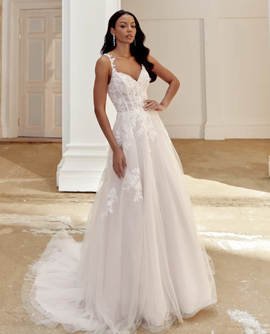 44561 face Justin Alexander robe de mariée princesse trapère A-line bustier coeur bretelles dentelle jupe tulle applications dentelle traîne magasin de robes de mariée Nogent-sur-Marne