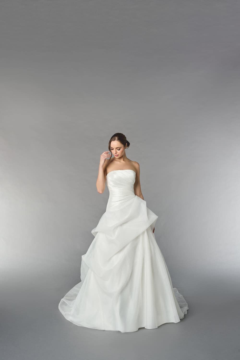 55263 face Justin Alexander robe de mariée princesse organza drapé bustier droit jupe bouilloné traîne boutique de robe de mariée Annecy