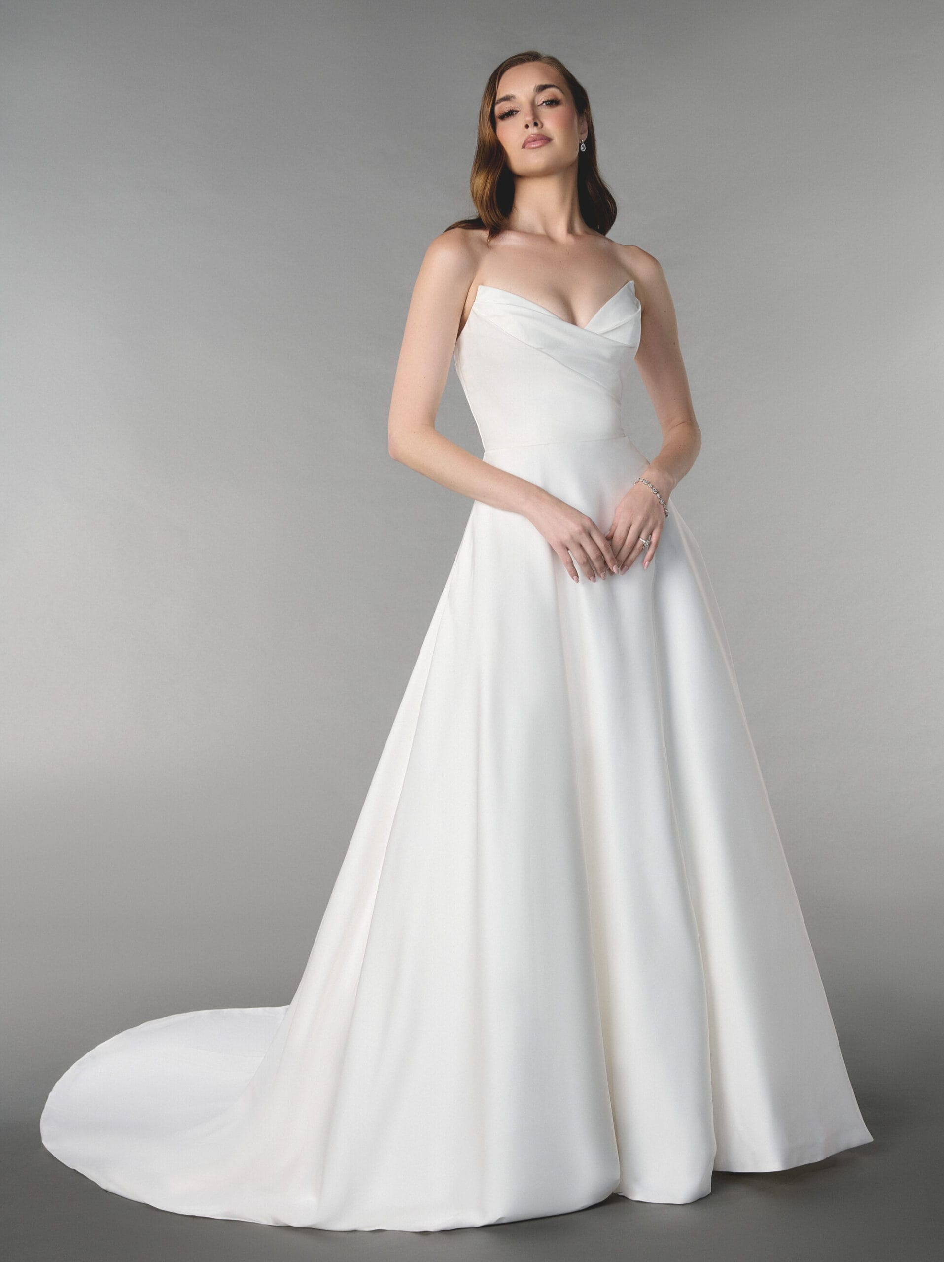 55223 face Justin Alexander robe de mariée princesse A-line trapèze satin mikado traîne boutique de robes de mariée Annecy
