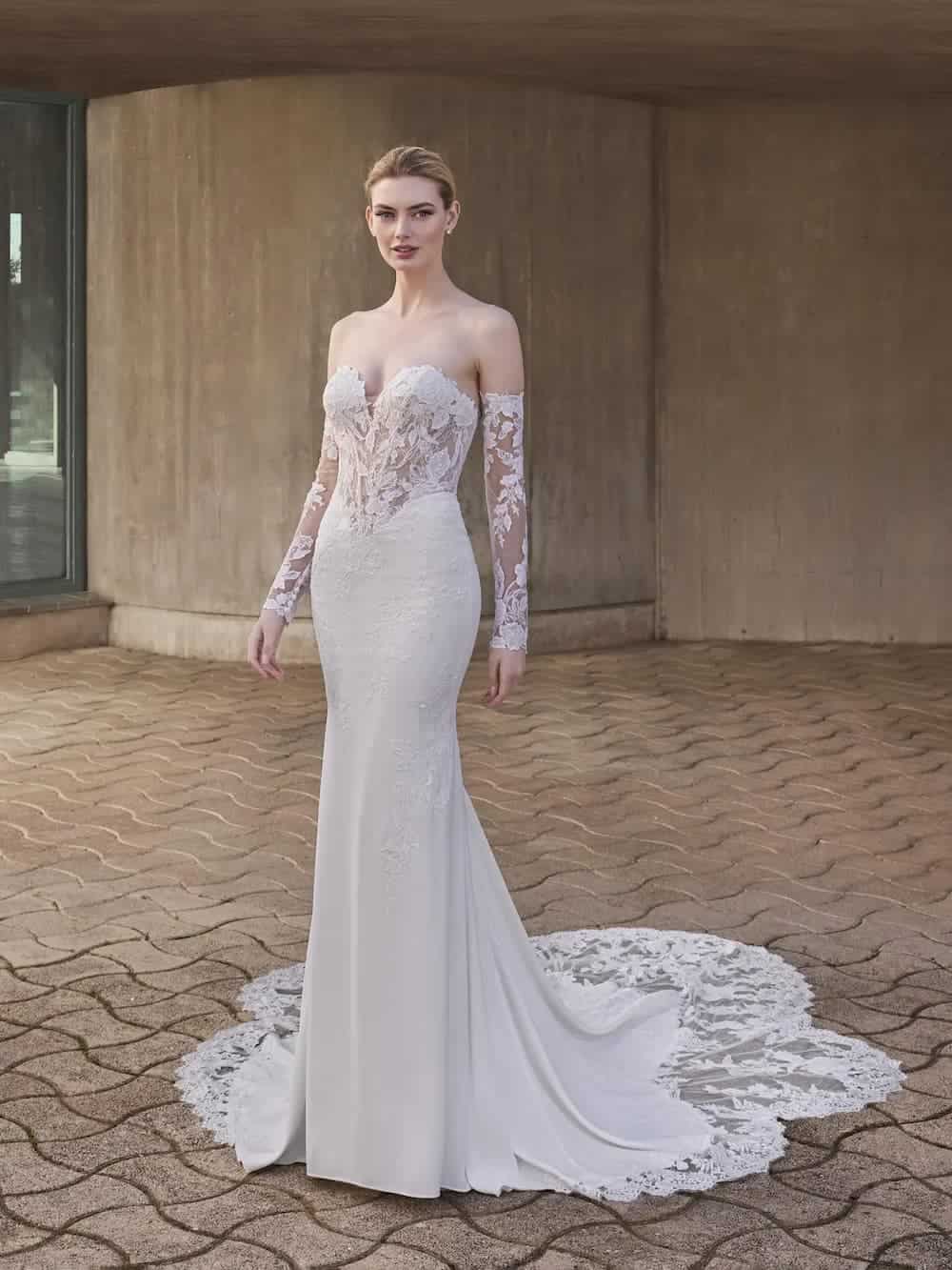 ANOK face Pronovias robe de mariée sirène crêpe dentelle bustier coeur bustier pointe traîne dentelle manches dentelle longues amovibles boutique de robes de mariée Paris