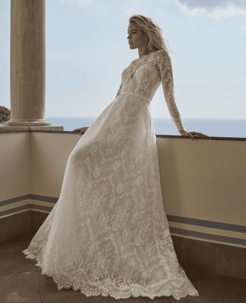 Ati face Pronovias robe de mariée trapèze A-line dentelle traîne manches longues dentelle boutique de robes de mariée Paris