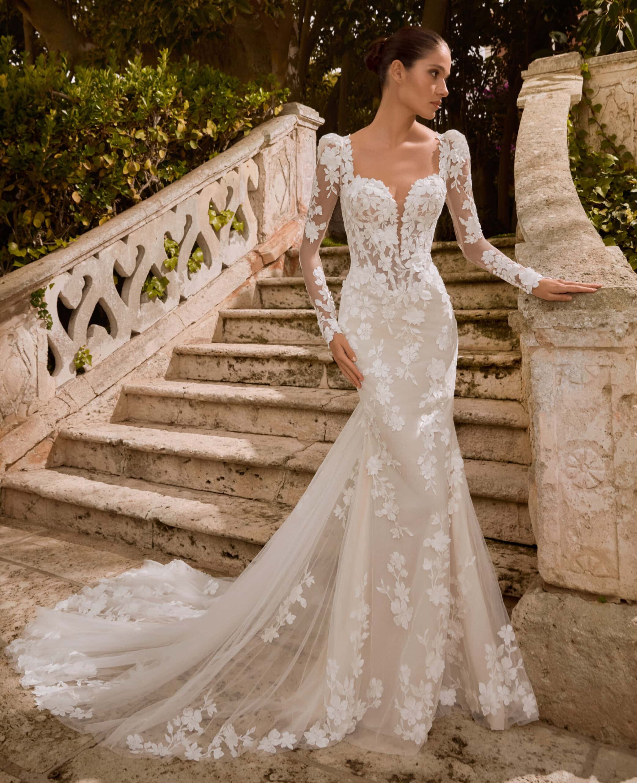 Bessi face Alberto Palatchi robe de mariée sirene manches longues dentelle boutique de robes de mariée annecy
