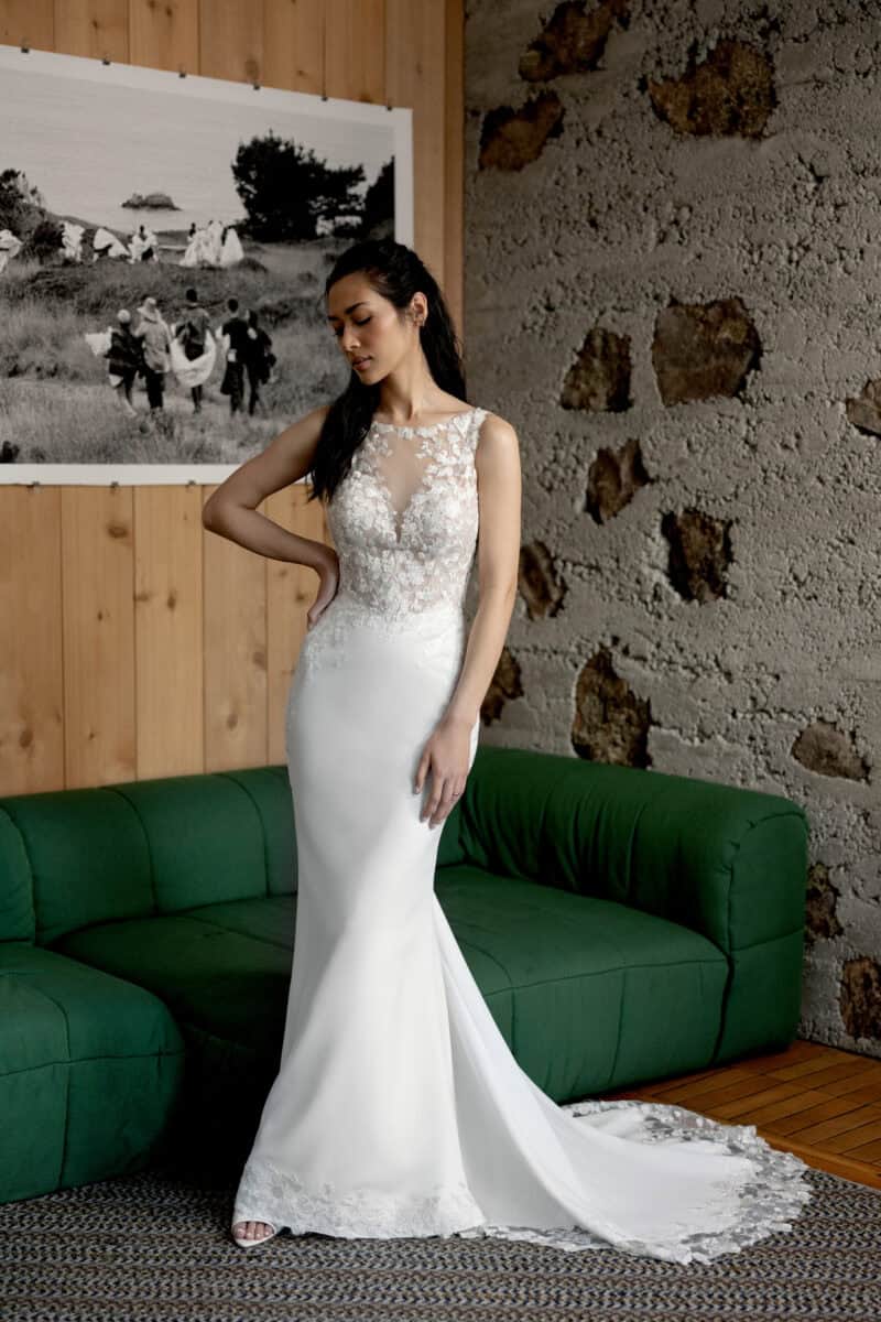 Jules face Justin Alexander robe de mariée sirène crêpe dentelle petite traîne magasin de robes de mariée Paris