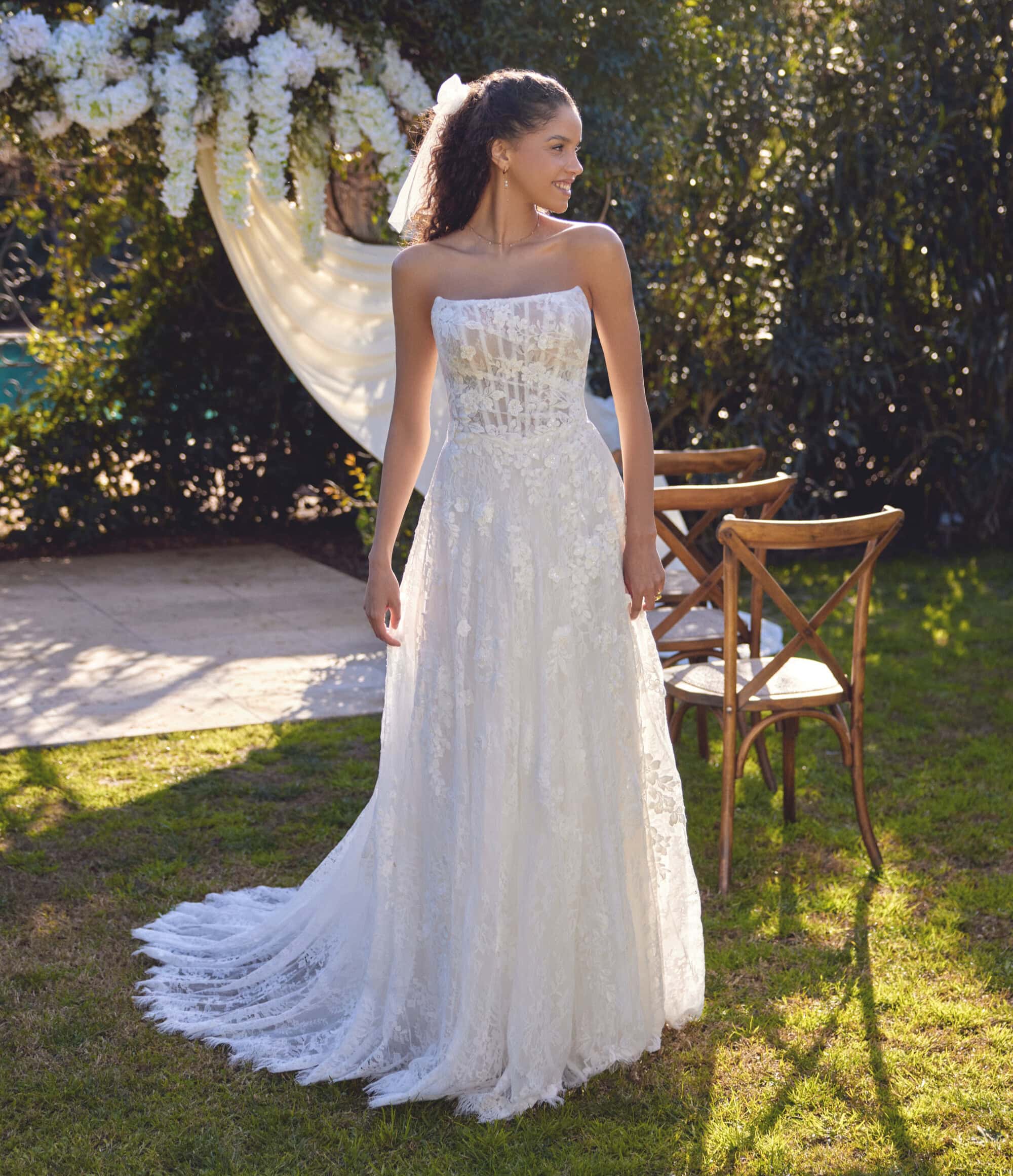 66432 face Justin Alexander robe de mariée droite A-line tulle dentelle bustier droit petite traîne boutique de robes de mariée Annecy
