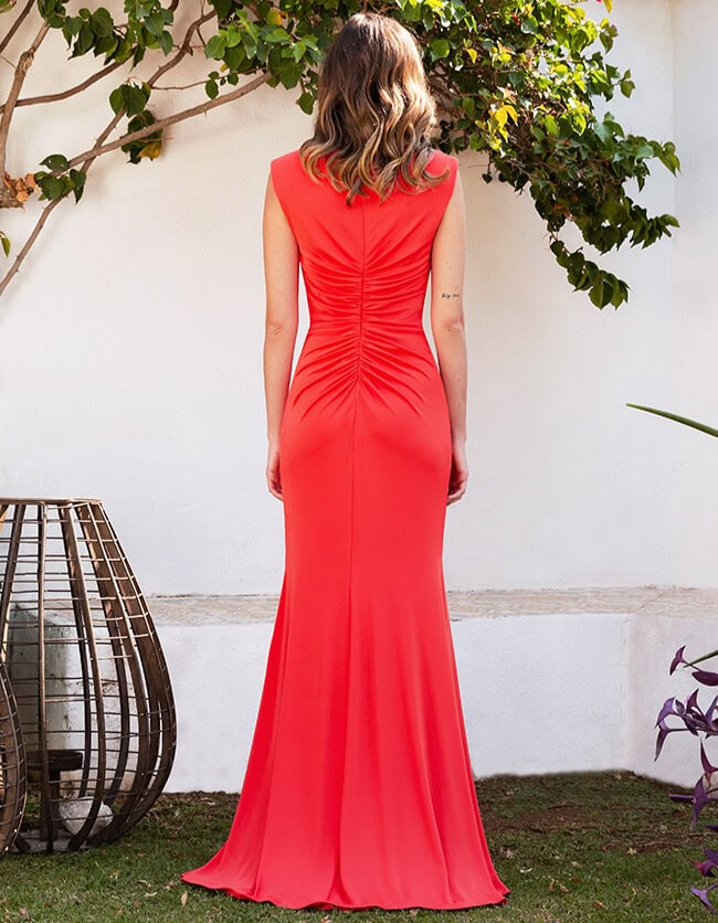 98536 dos Carla Ruiz robe de soirée fourreau drapée col V jupe fendue robe maman des mariés magasin de robes de soirée Paris