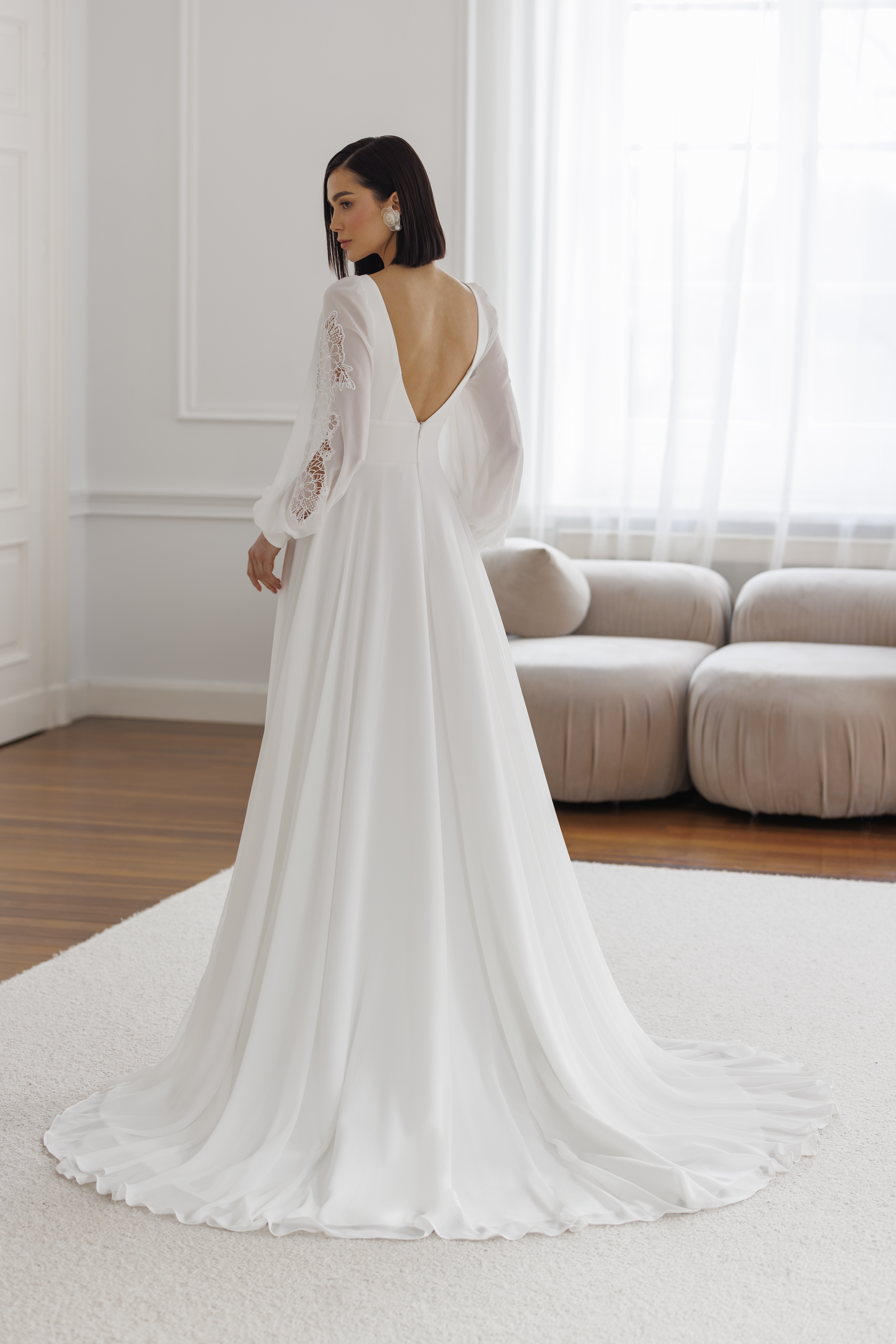 Art26 dos Jarice robe de mariée A-line trapèze fluide mousseline décolleté V manches longues en mousseline dentelle magasin de robes de mariée Paris