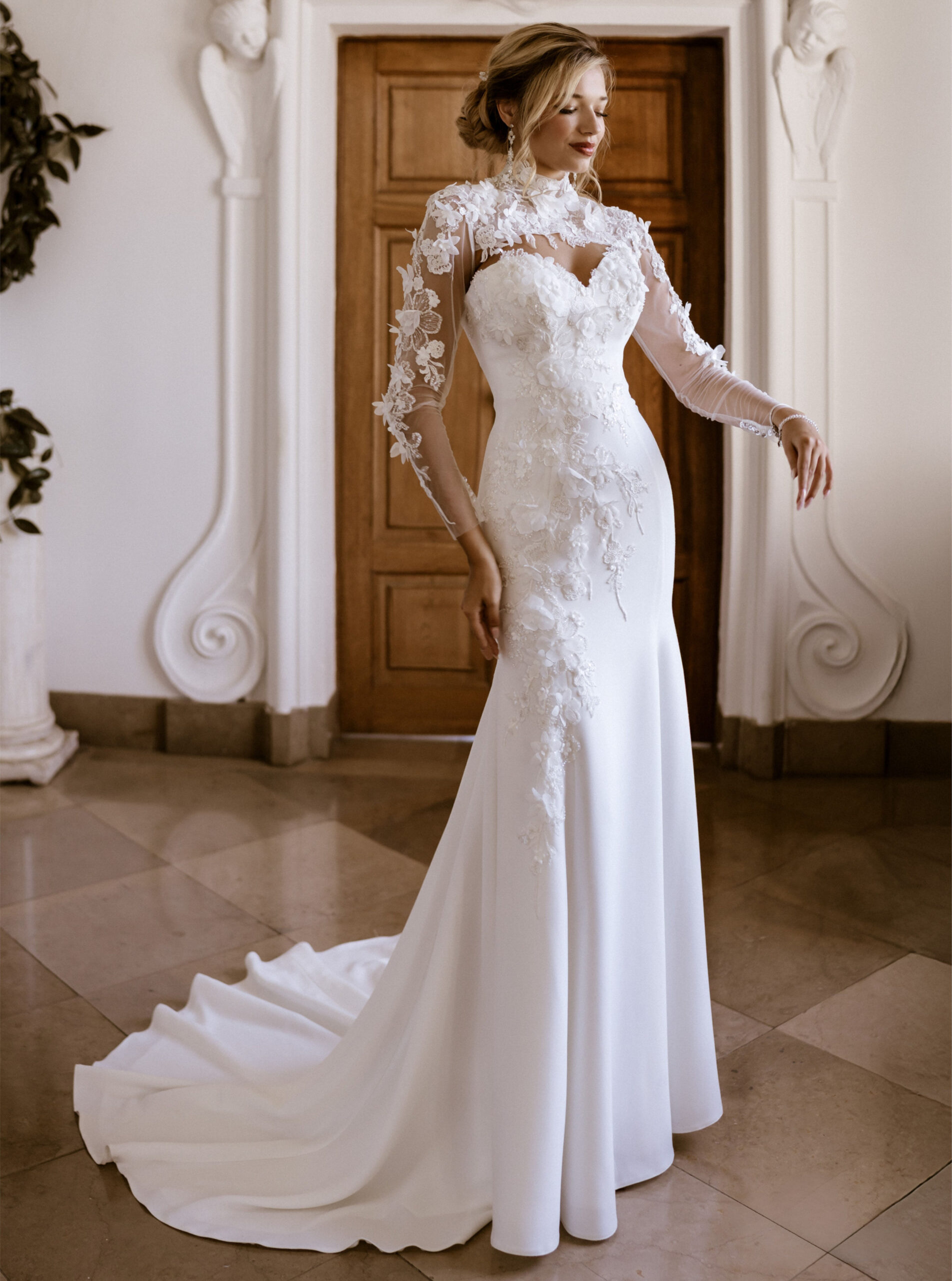 Brielle face MS Moda robe de mariée sirène crêpe bustier coeur traîne boutique de robes de mariée Paris