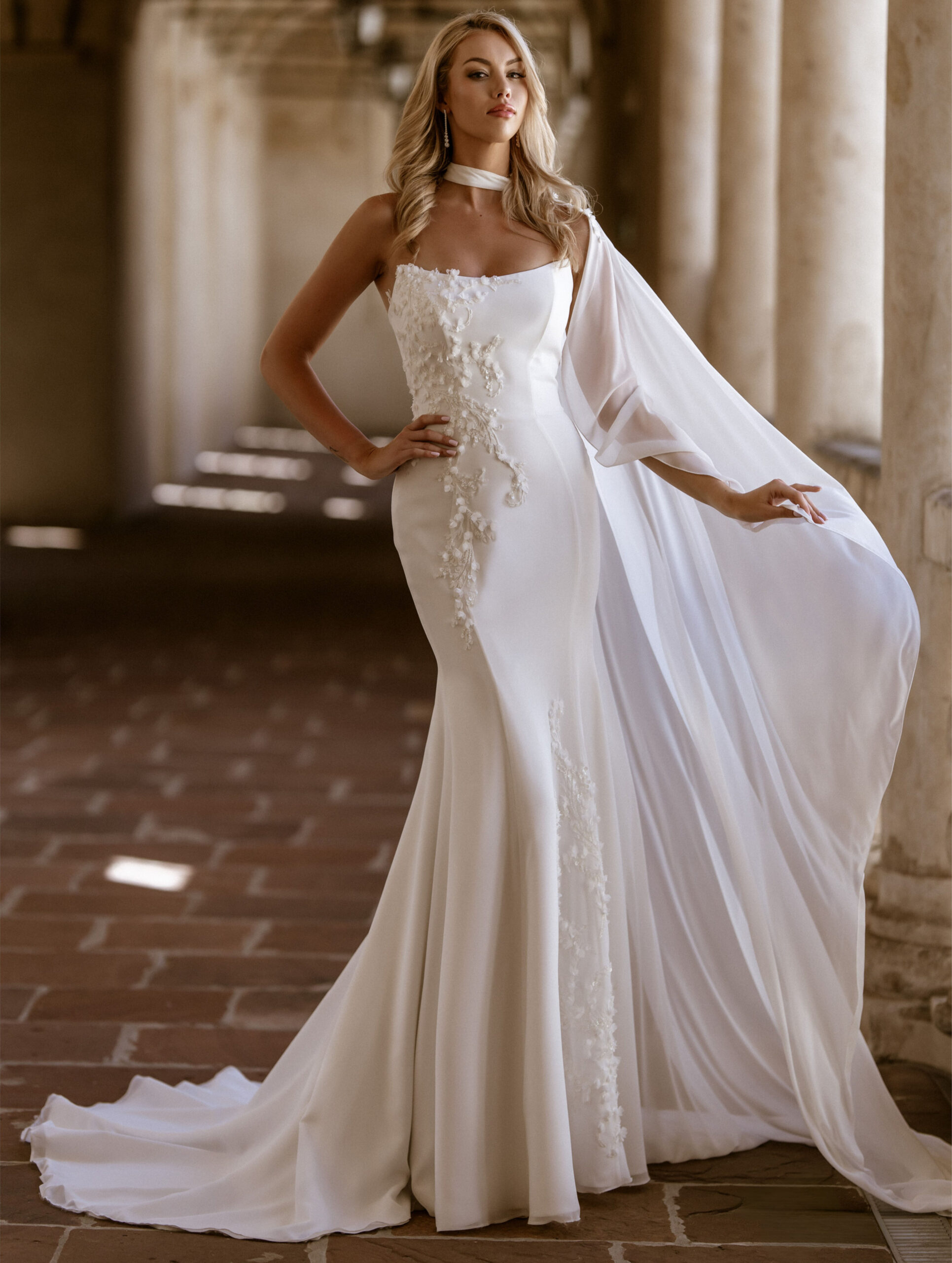 Juliette face MS Moda robe de mariée sirène crêpe dentelle bustier droit traîne boutique de robes de mariée Paris