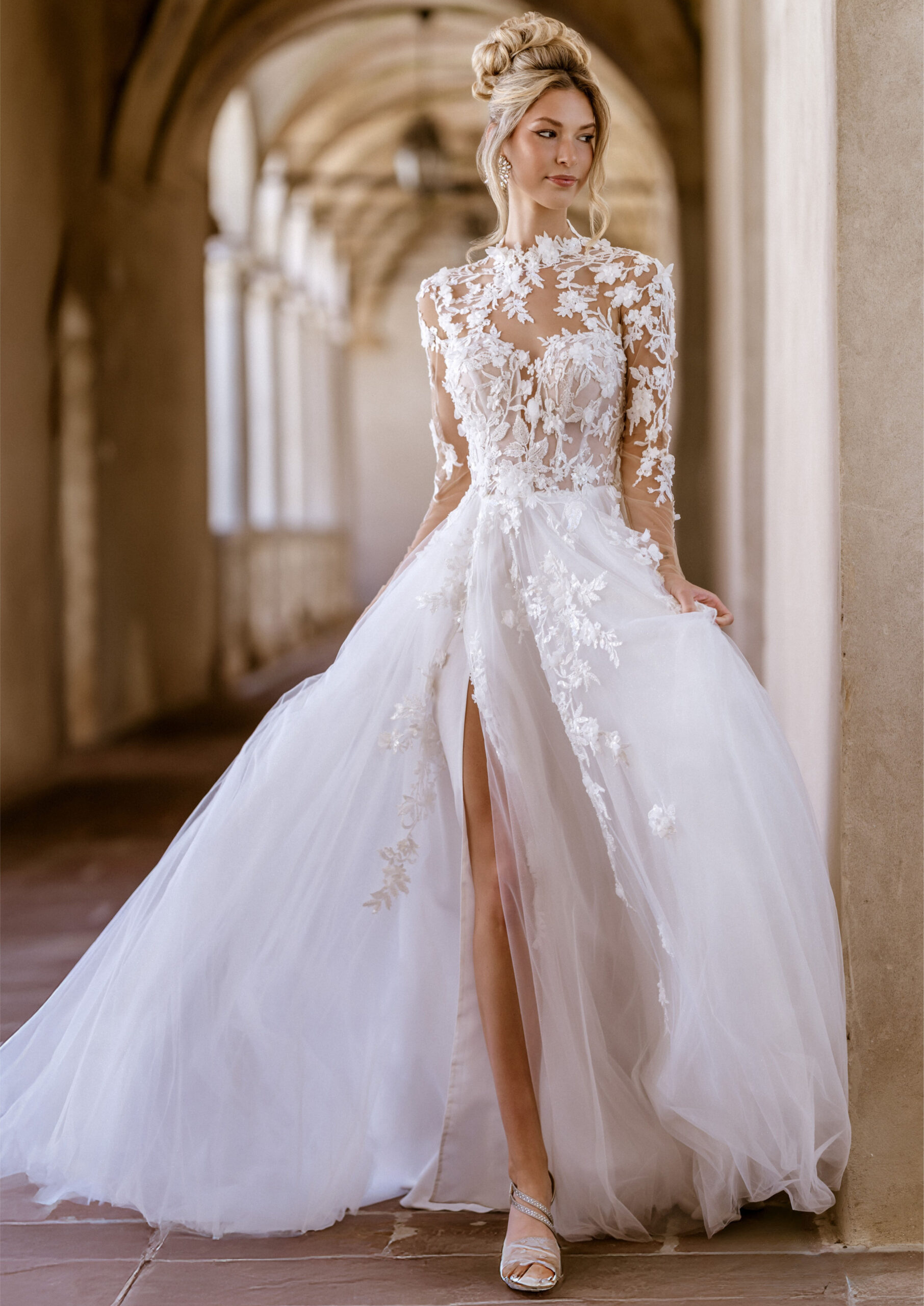 Nova face MS Moda robe de mariée A-line trapèze fluide top manches longues dentelle jupe fendue traîne boutique de robes de mariée Annecy magasin de robes de mariée Paris