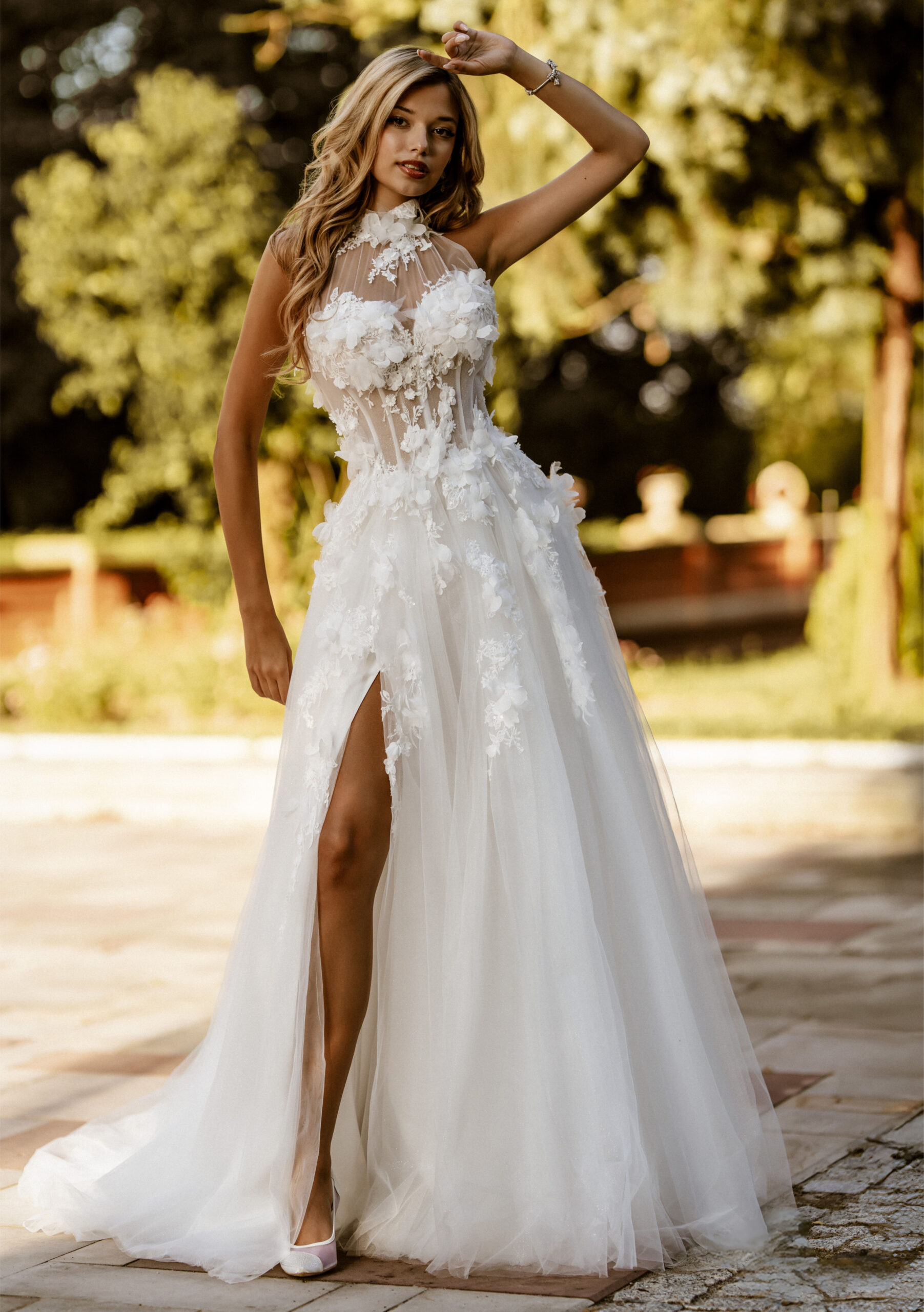Romy face MS Moda encolure américaine dentelle jupe tulle fendue traîne boutique de robes de mariée Annecy