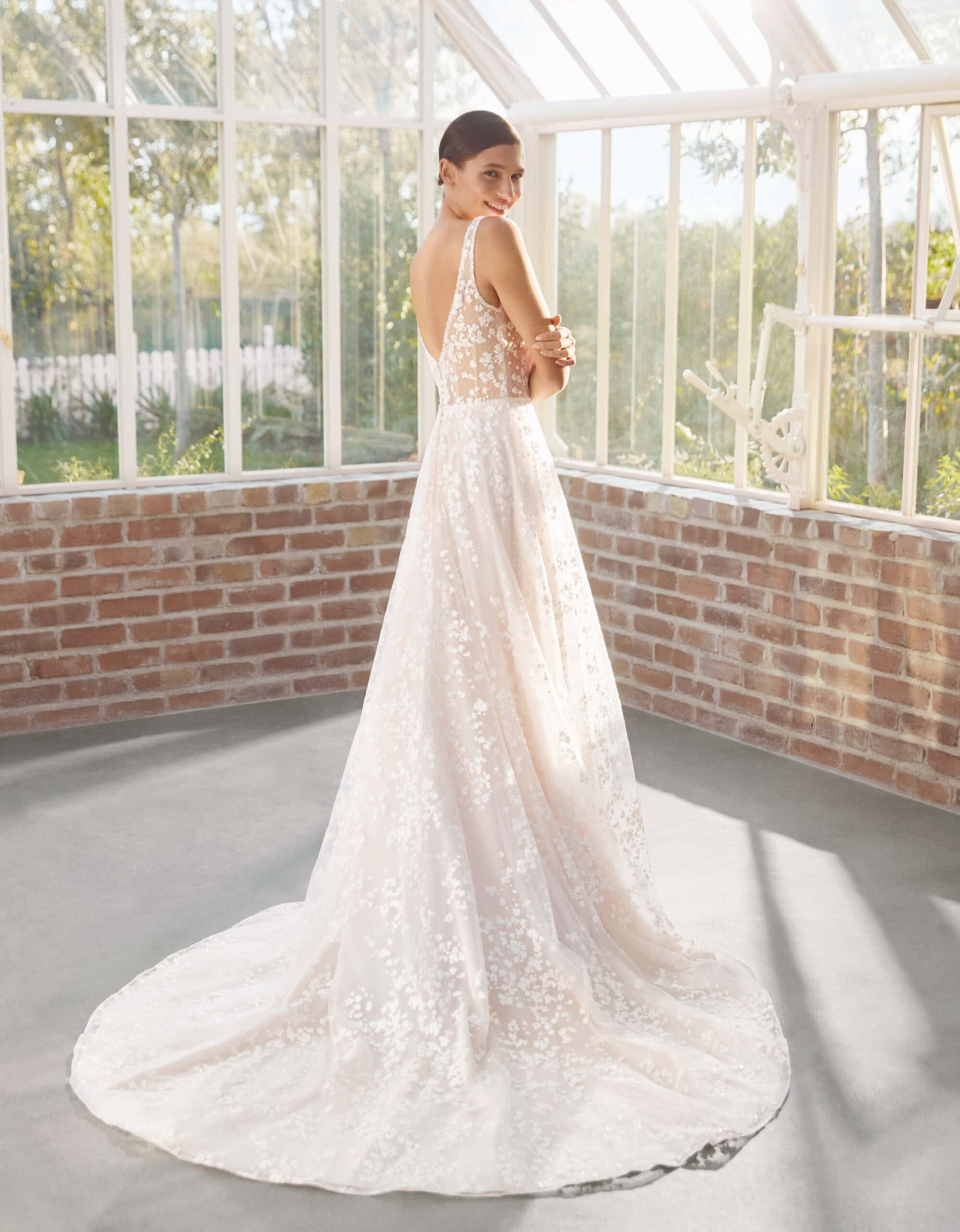 Selma dos Alberto Palatchi robe de mariée A-line trapèze dentelle bretelles magasin de robes de mariée annecy