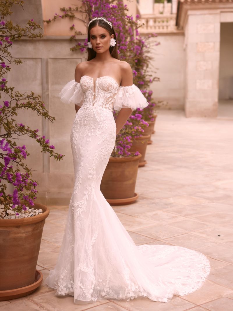 zerene face Bianco evento robe de mariée sirène dentelle bustier coeur manches tulle boutique de robes de mariée Annecy
