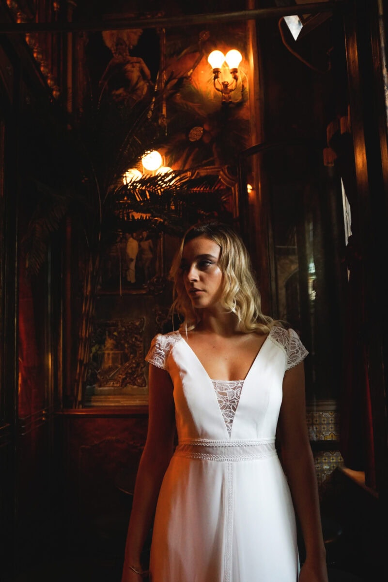 Arabesque face Mademoiselle'O robe de mariée bohème fluide épurée simple mousseline dentelle boutique de robes de mariée Paris