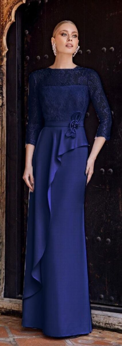 1220009A face Sonia Pena robe de soirée longue manches dentelle 3:4 décolleté carré bustier droit ceinture taille jupe droite volant asymétrique magasin de robes de mariée Paris