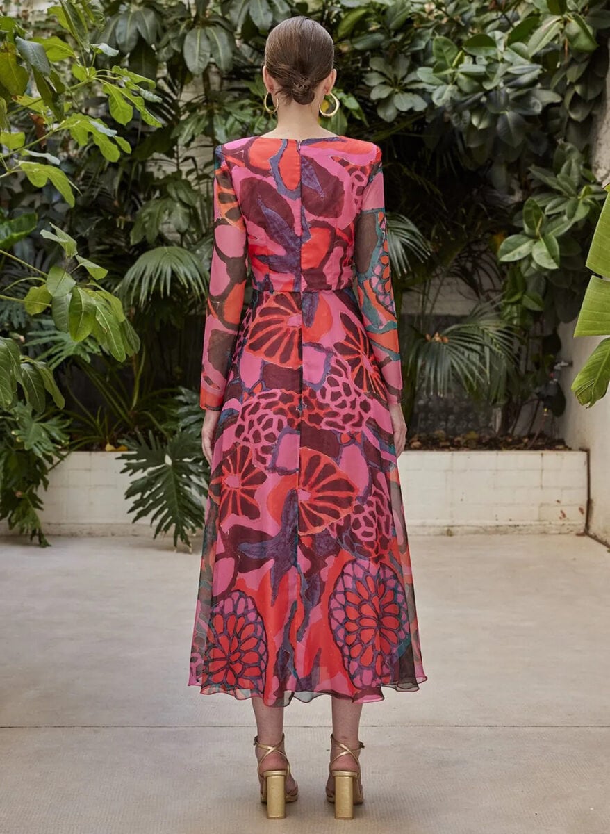 50631 dos Carla Ruiz robe de soirée fluide mousseline top décolleté V manches longues ceinture drapée magasin de robes de mariée Paris