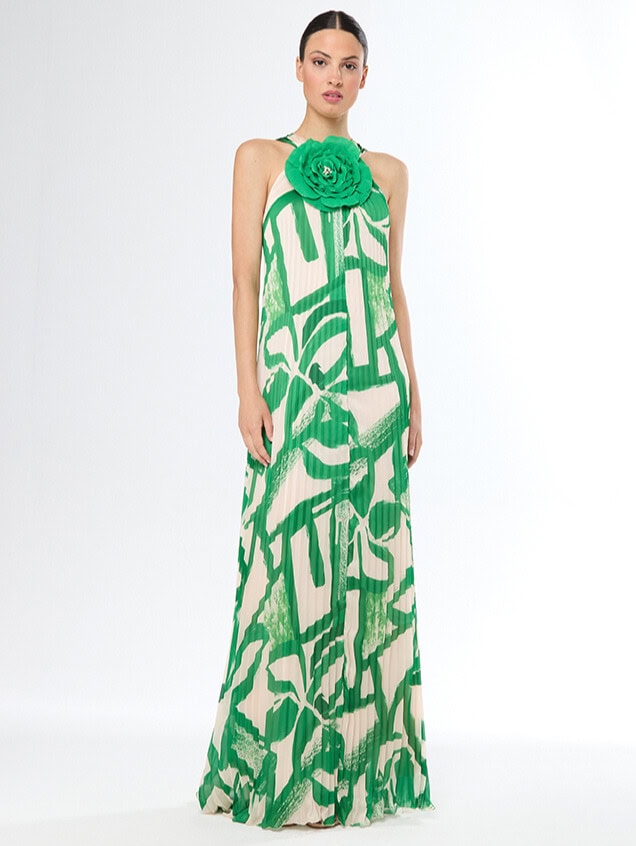 51679 face Carla Ruiz robe de soirée encolure américaine fleur oversize robe loose plissée longue magasin de robes de soirée Paris