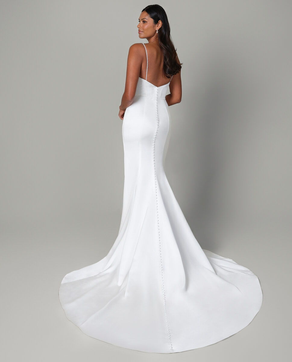 55211 dos Justin Alexander robe de mariée sirène satin top décolleté drapé bretelles fines jupe drapée fendue traîne magasin de robes de mariée Paris