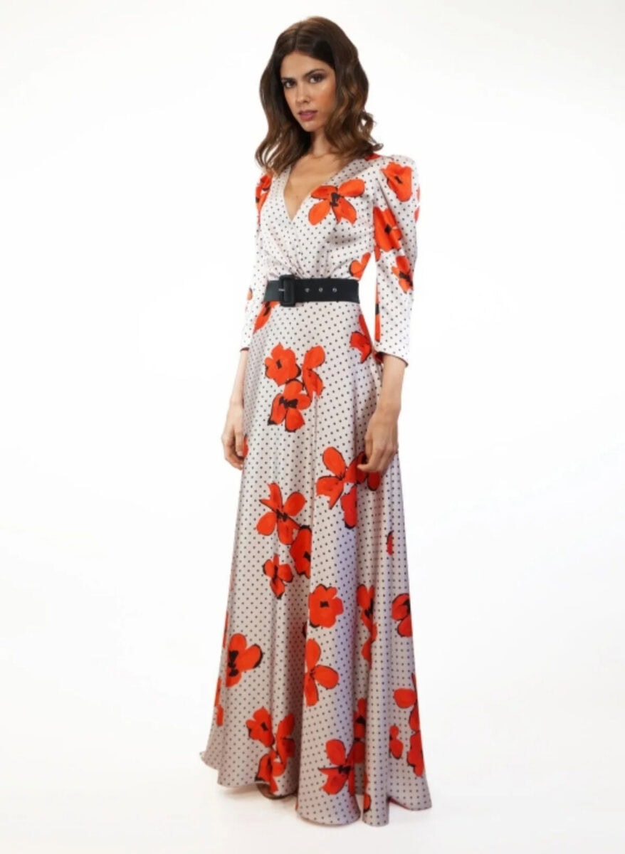 99624 face Carla ruiz robe de soirée longue A)line fluide top décolleté V manches à plis 3/4 ceinture taille magasin de robes de soirée à Paris