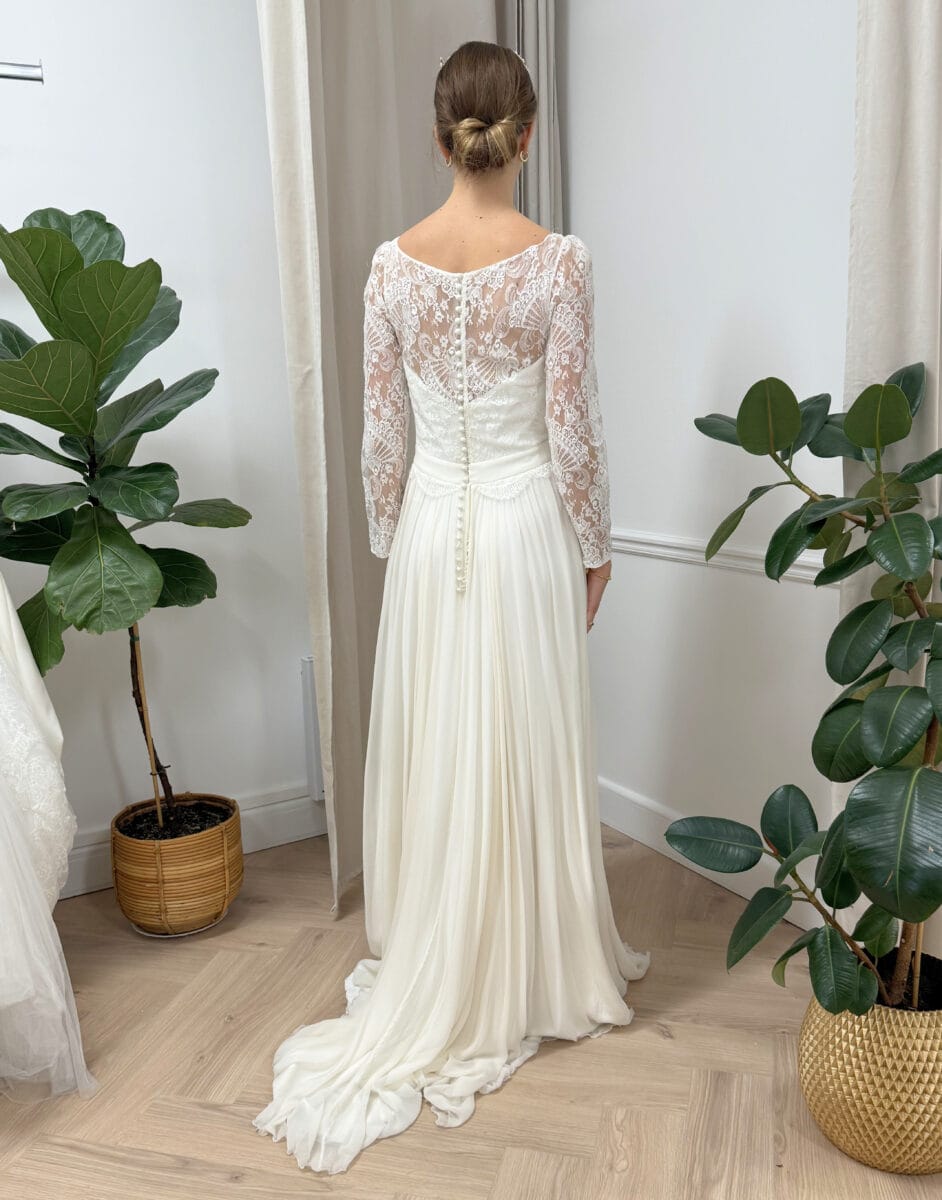 Art déco dos robe de mariée bohême fluide top dentelle manches longues dentelle traîne boutique de robes de mariée Paris