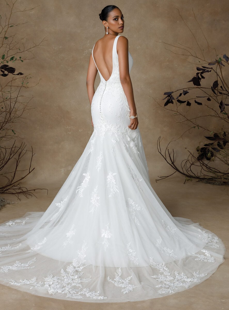 Gavin dos Justin Alexander robe de mariée sirène en dentelle tulle jupe évasée décolleté V bretelles boutique de robes de mariée Paris