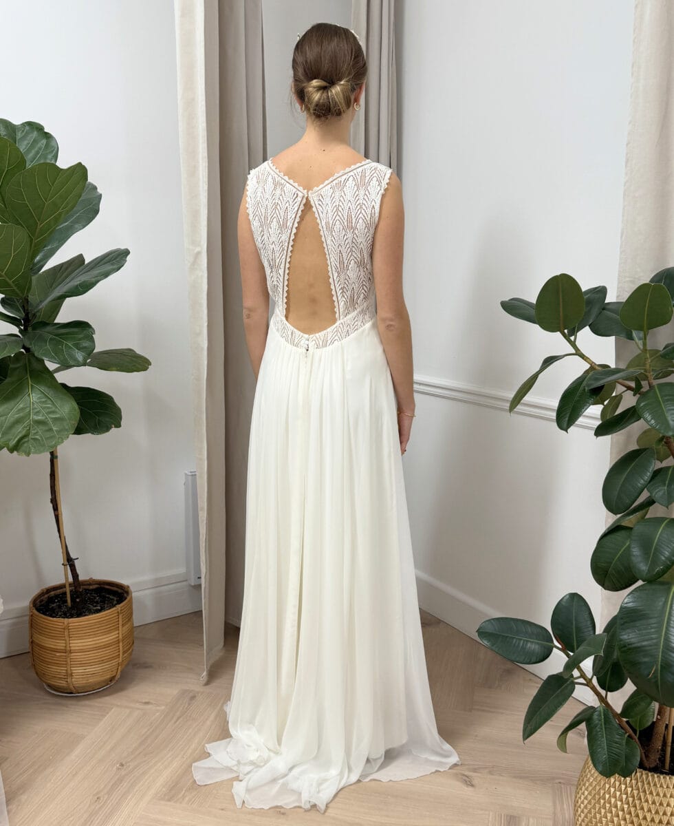 Gazelle dos Rembo atelier robe de mariée fluide bohême épurée top guipure jupe mousseline boutique de robes de mariée Paris